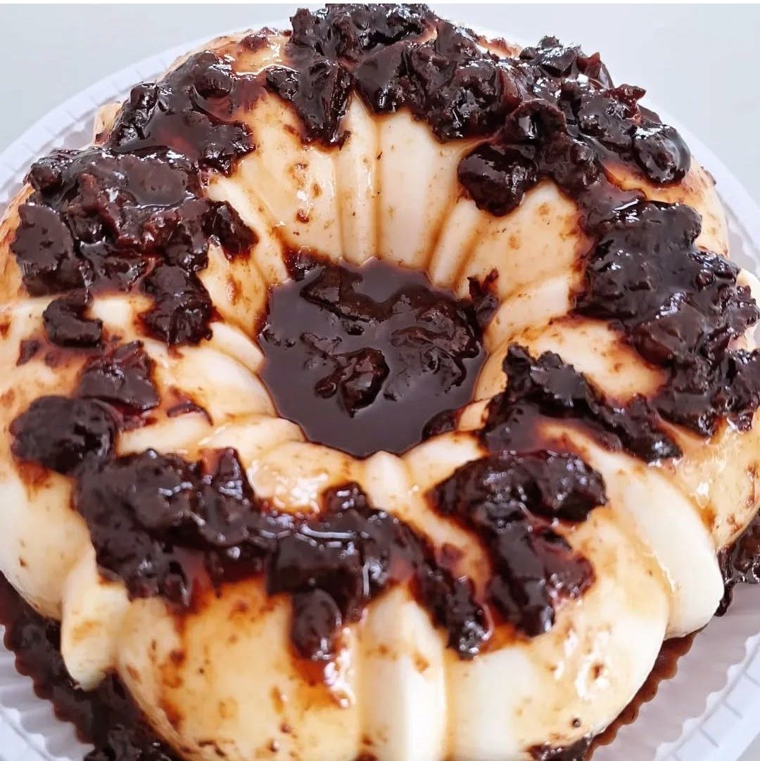 manjar de coco - calda ameixa